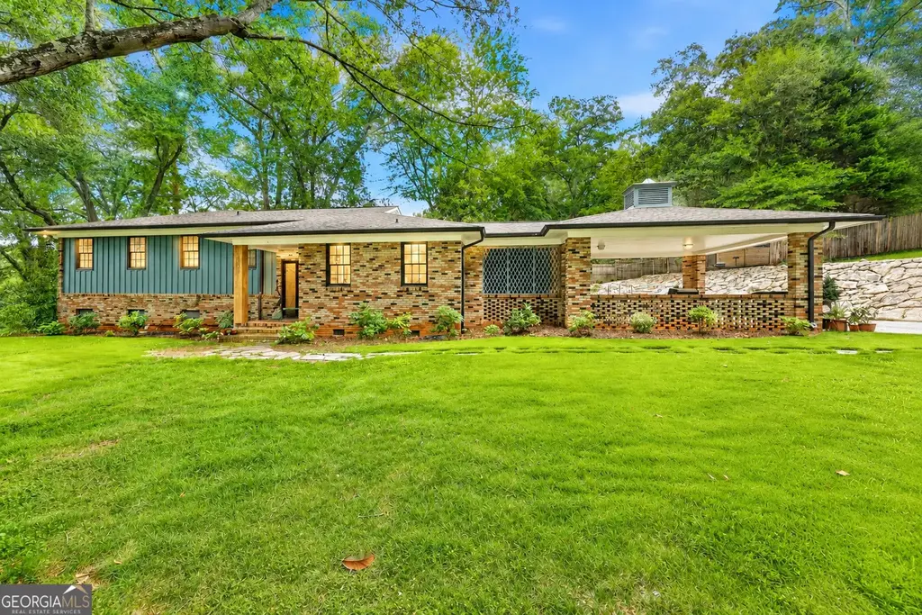 1223 Rosedale Street, Toccoa