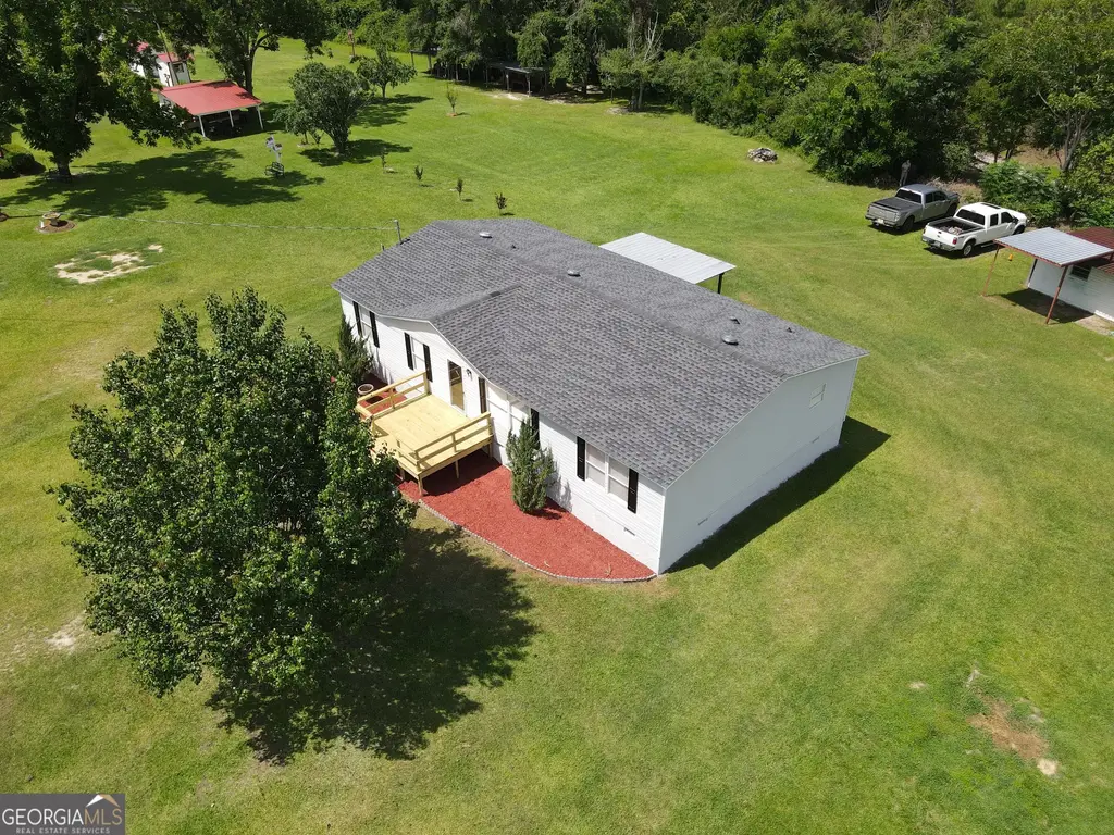 10 Humpback Street, Midville