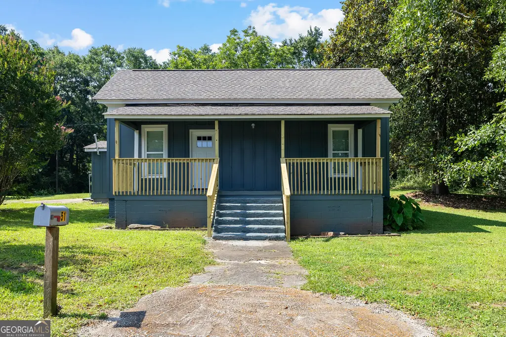 51 E Jones Street, Newnan