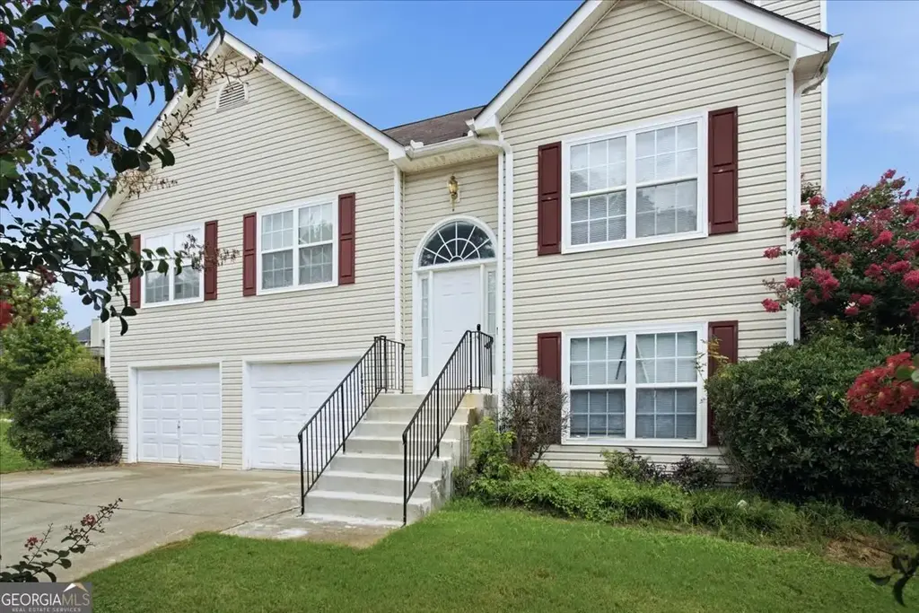 8039 Mustang Lane, Riverdale