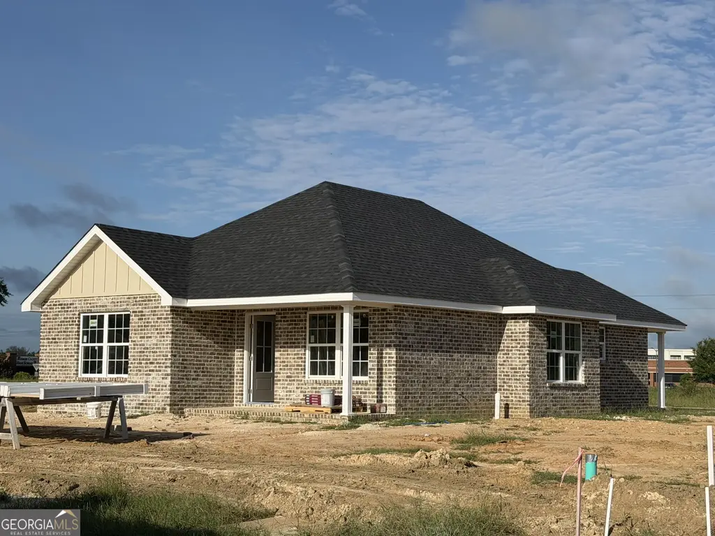 108 Parker Place, Lyons
