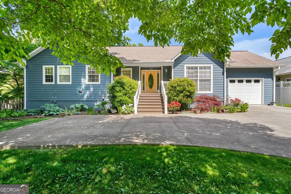 450 Longview Drive, Hiawassee