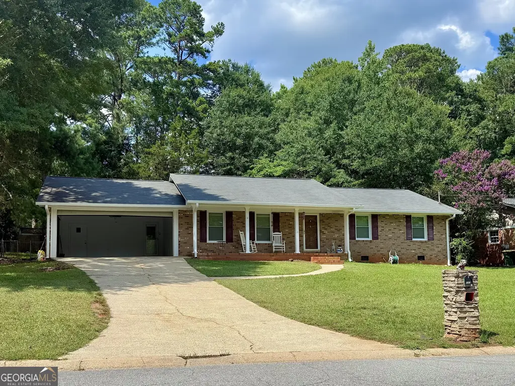 280 Davis Street, Athens
