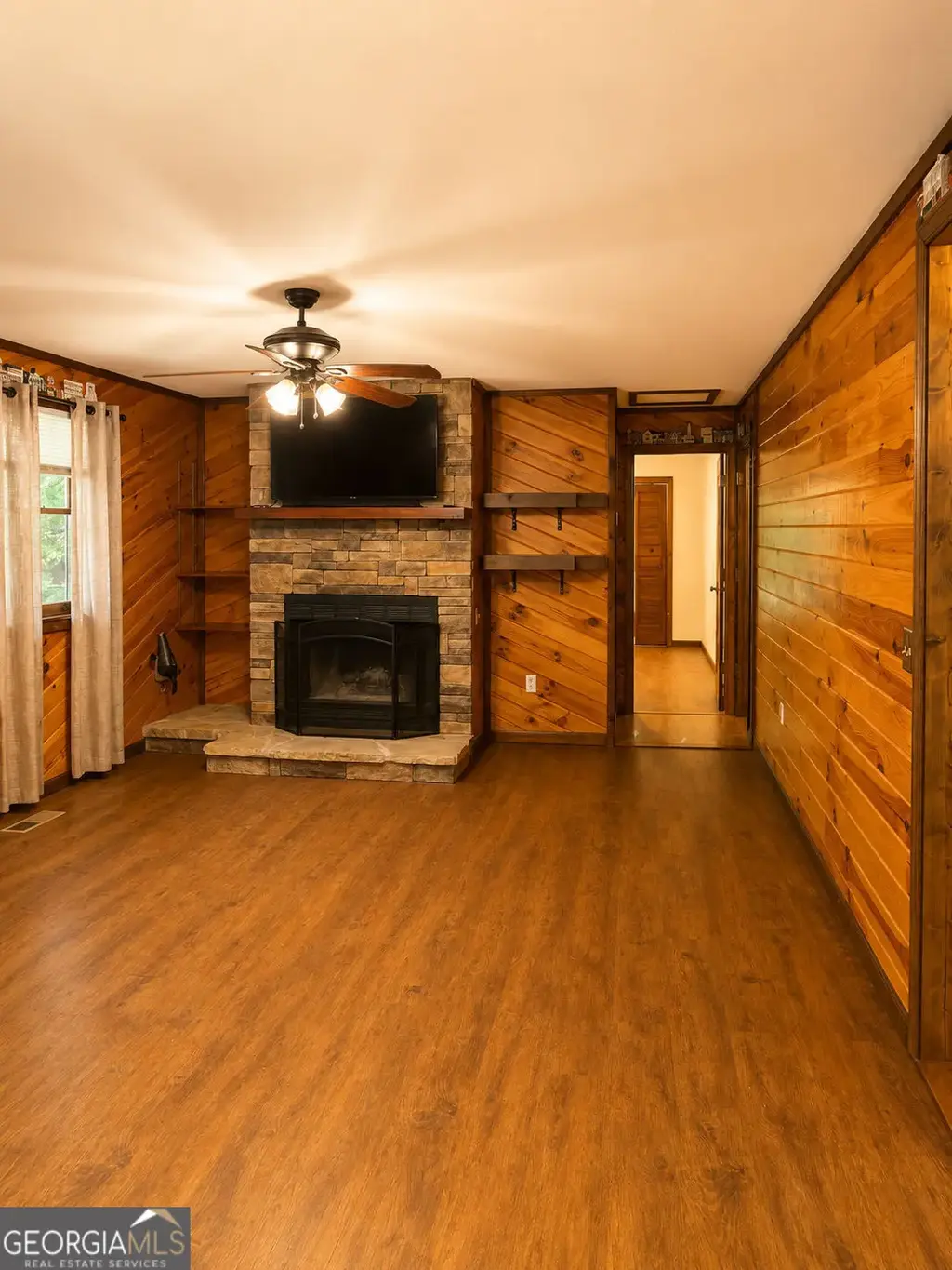 2261 Paradise Valley Road, Cleveland