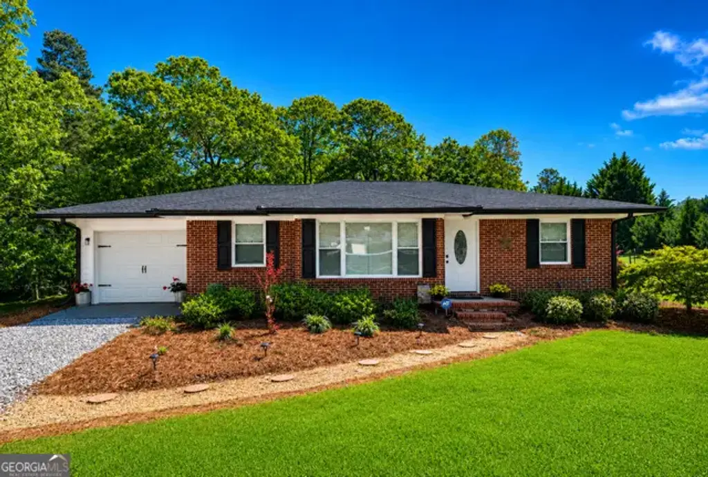 230 N Mcdonough Road, Griffin