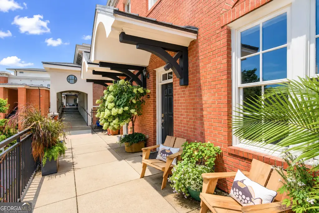3930 Charleston Market Street 218, Suwanee