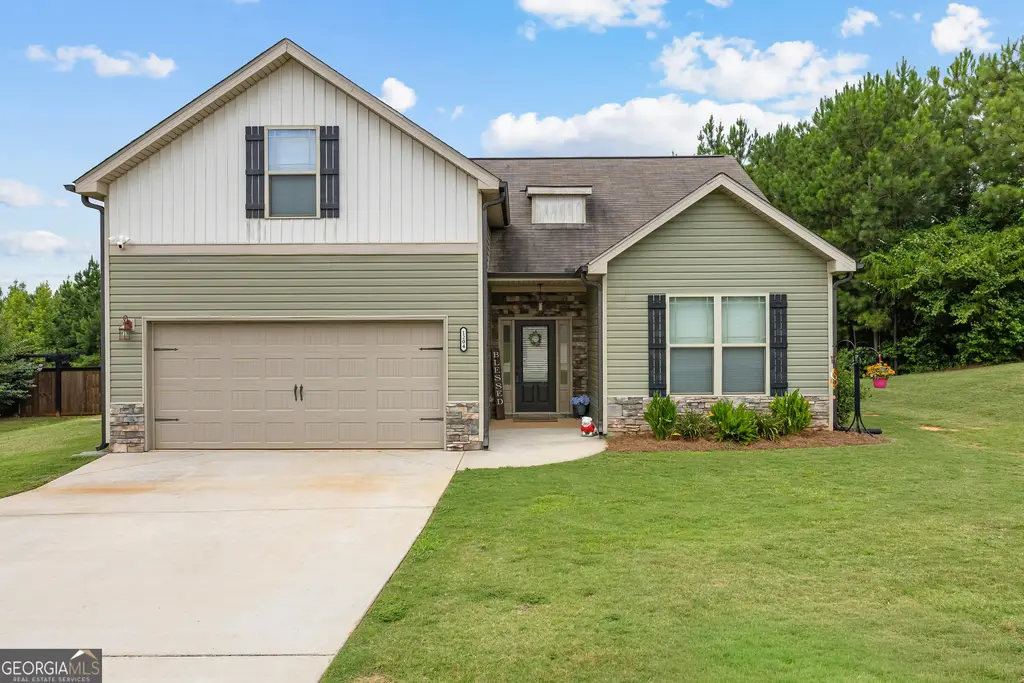 1204 Hembree Way, Griffin