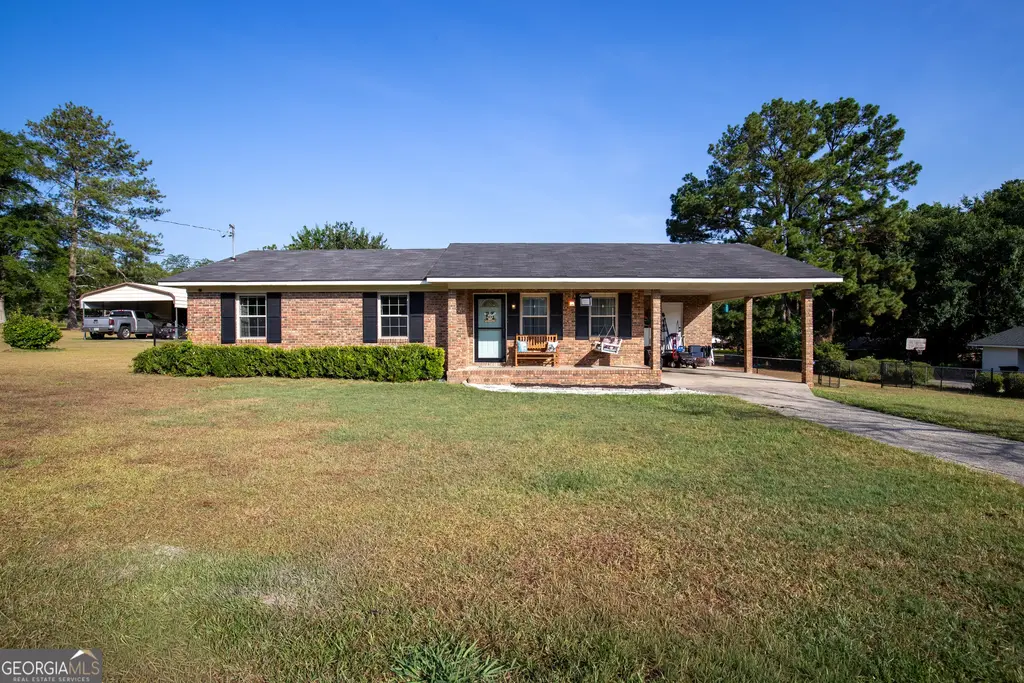 110 Queen Drive, Glennville