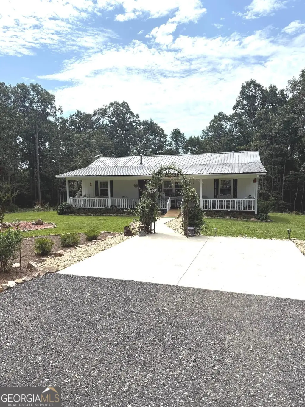 2014 Athens Road, Royston