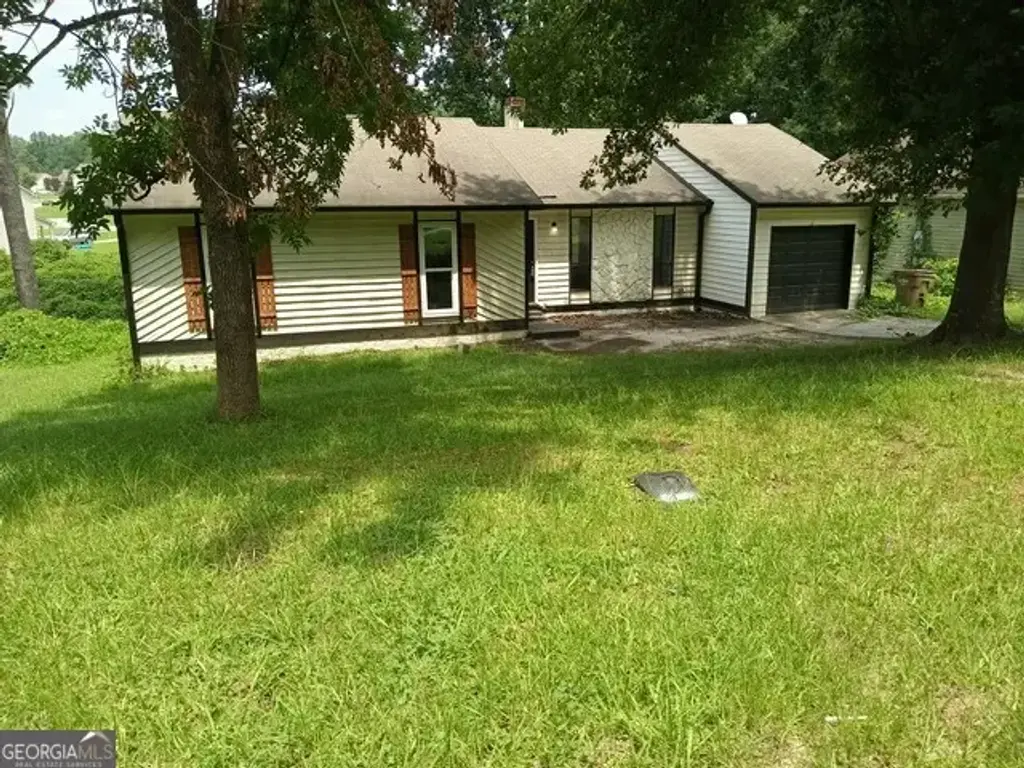 1015 Salisbury Trail, Riverdale