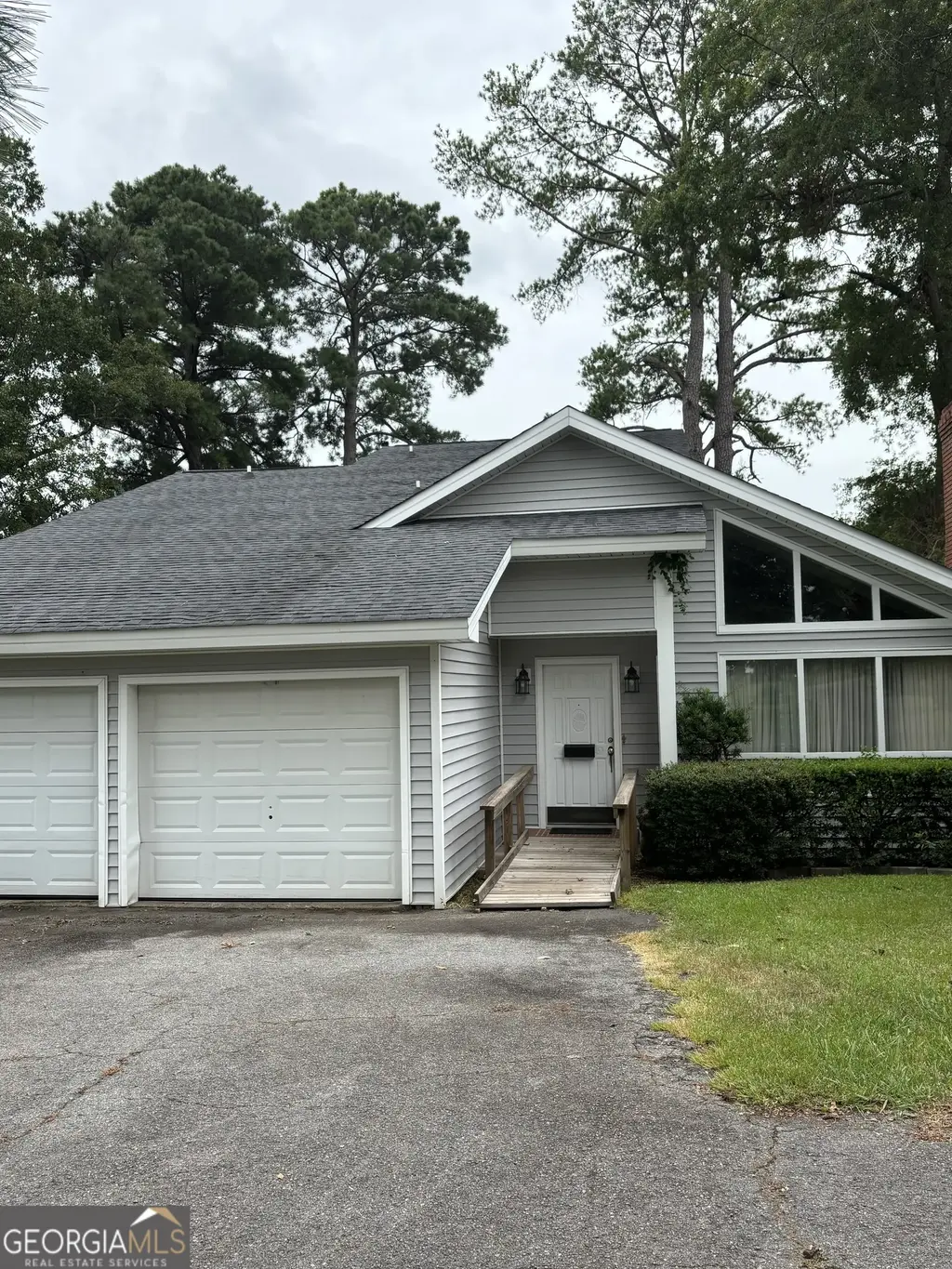 207a Lakeshore Circle, Milledgeville