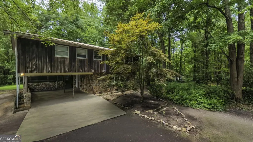 756 Corinth Poseyville Road, Bremen