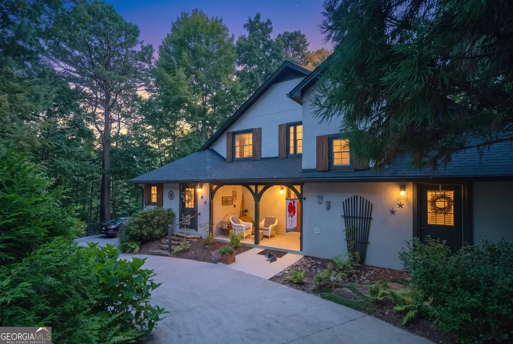 41 International Village Drive, Helen