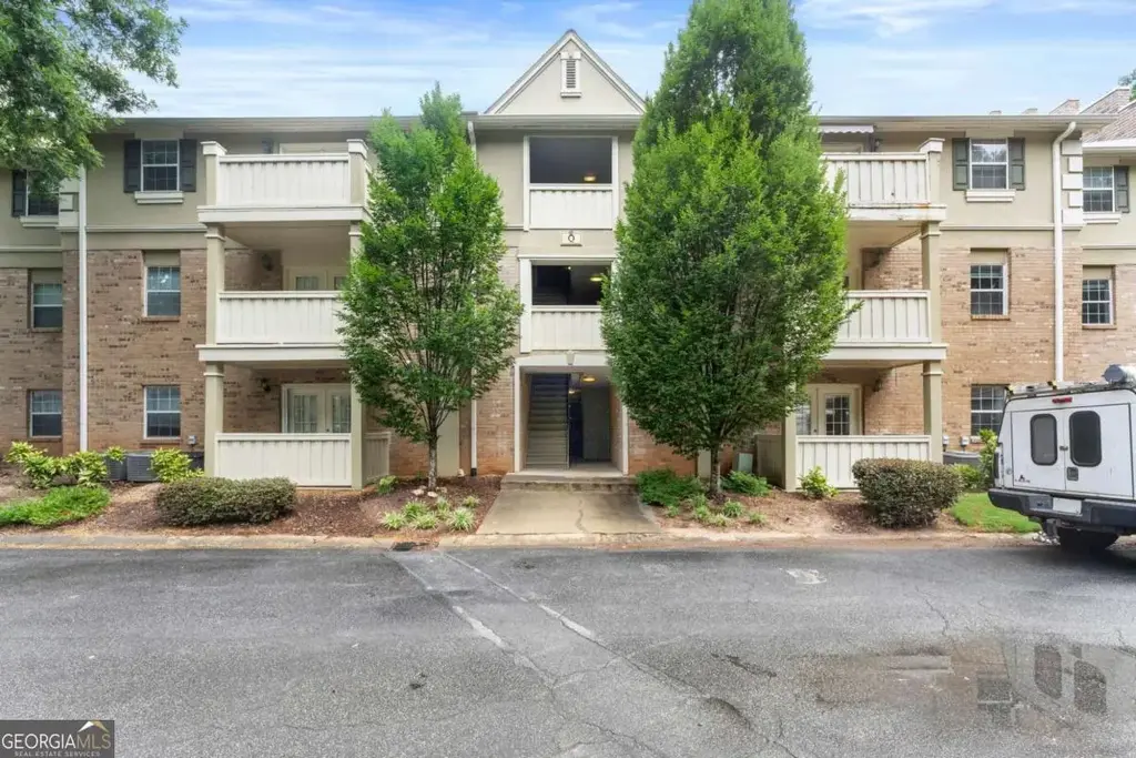 6900 Roswell Road Q17, Sandy Springs
