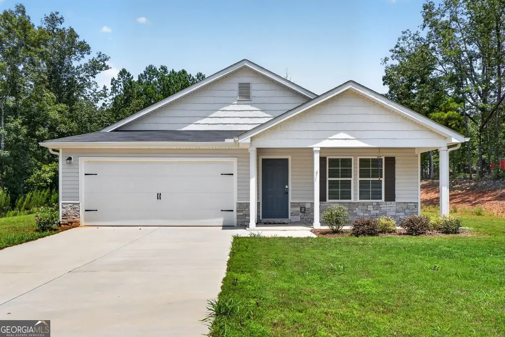 121 Red Oak Drive, Barnesville