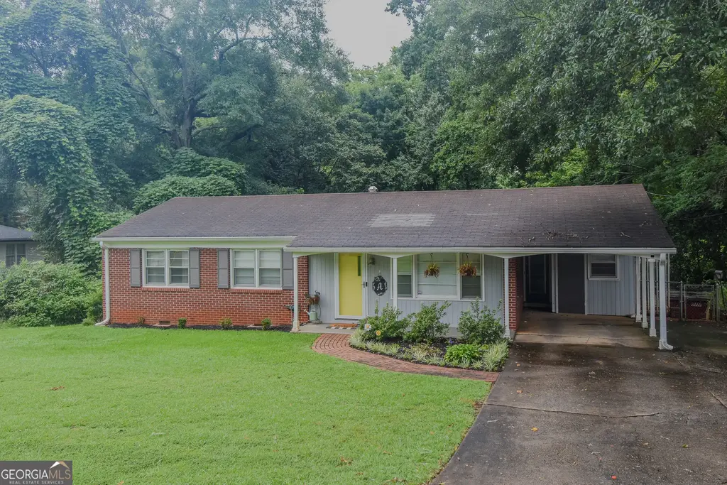 106 Garden Terrace, Thomaston
