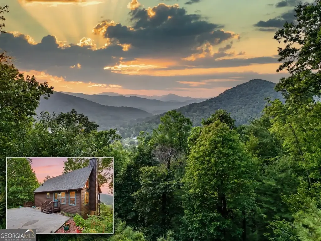 331 Camelot Trail, Clayton