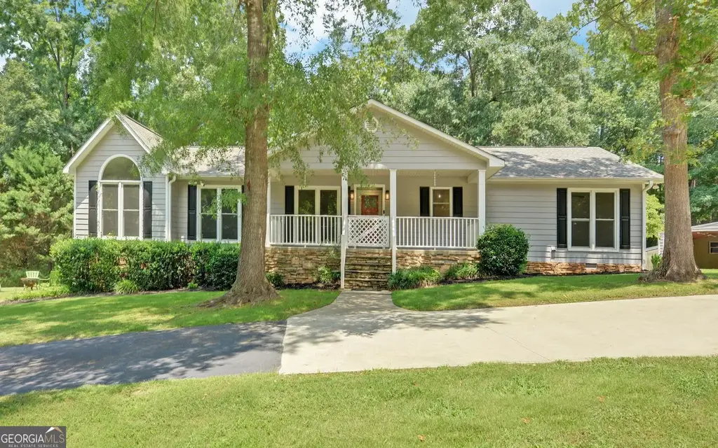 567 Cedar Pond Road, Hartwell