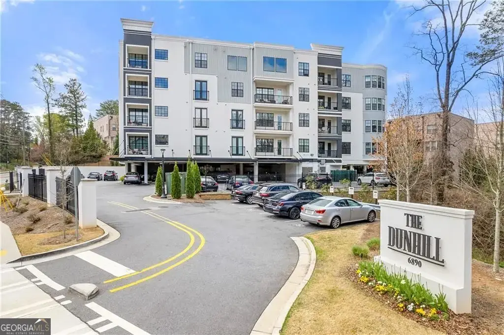 6890 Peachtree Dunwoody Road 301, Sandy Springs
