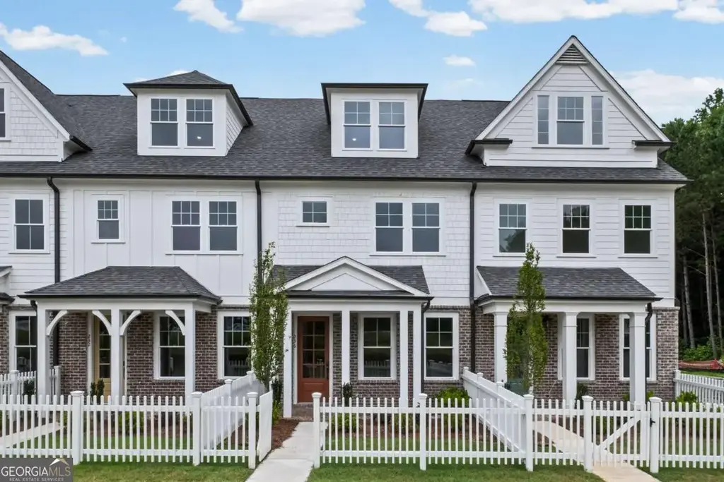 236 Village Overlook L3, Canton