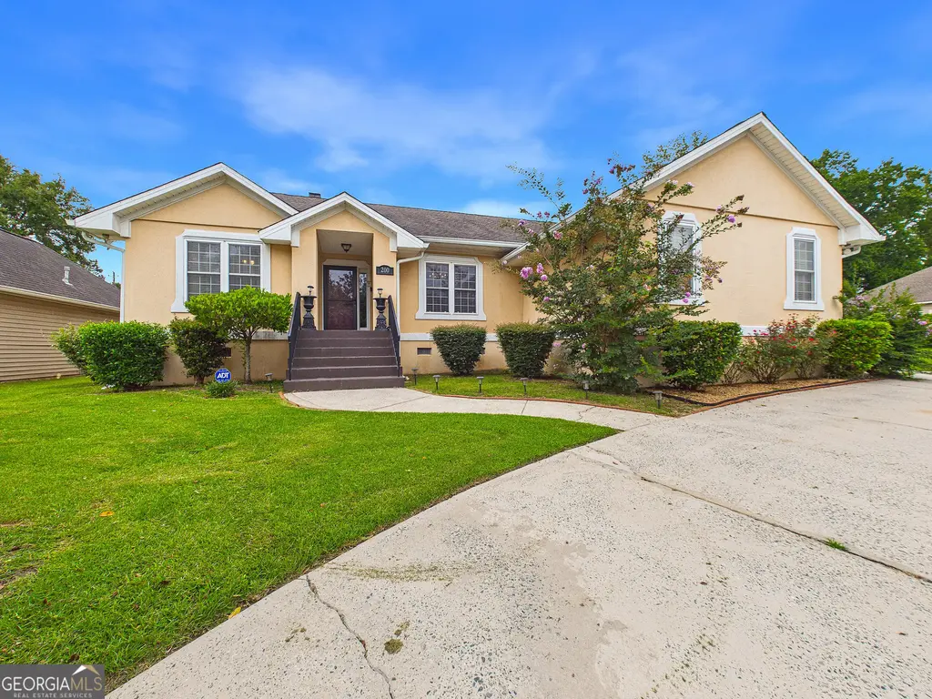 200 Autumn Trace Court, Macon