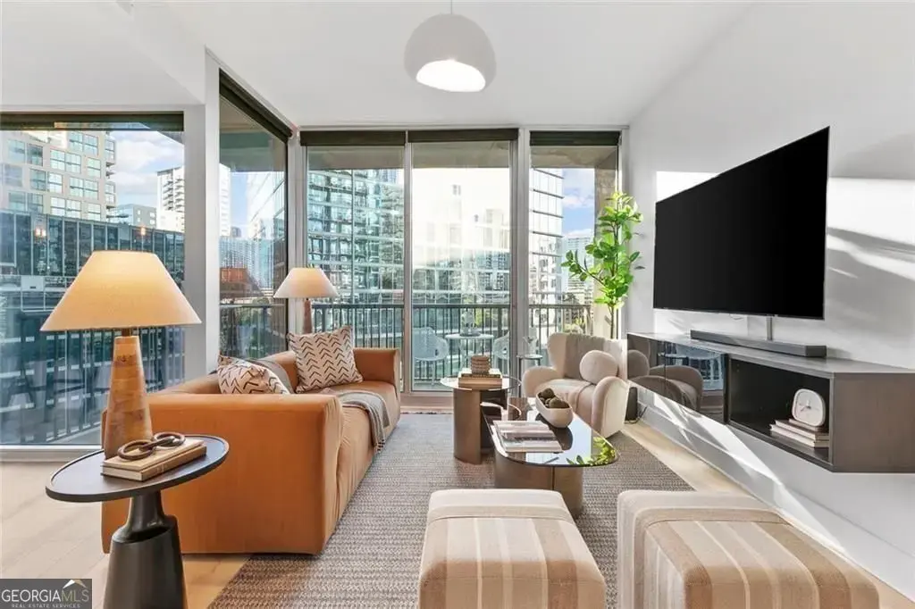 1080 Peachtree Street Ne 807, Atlanta