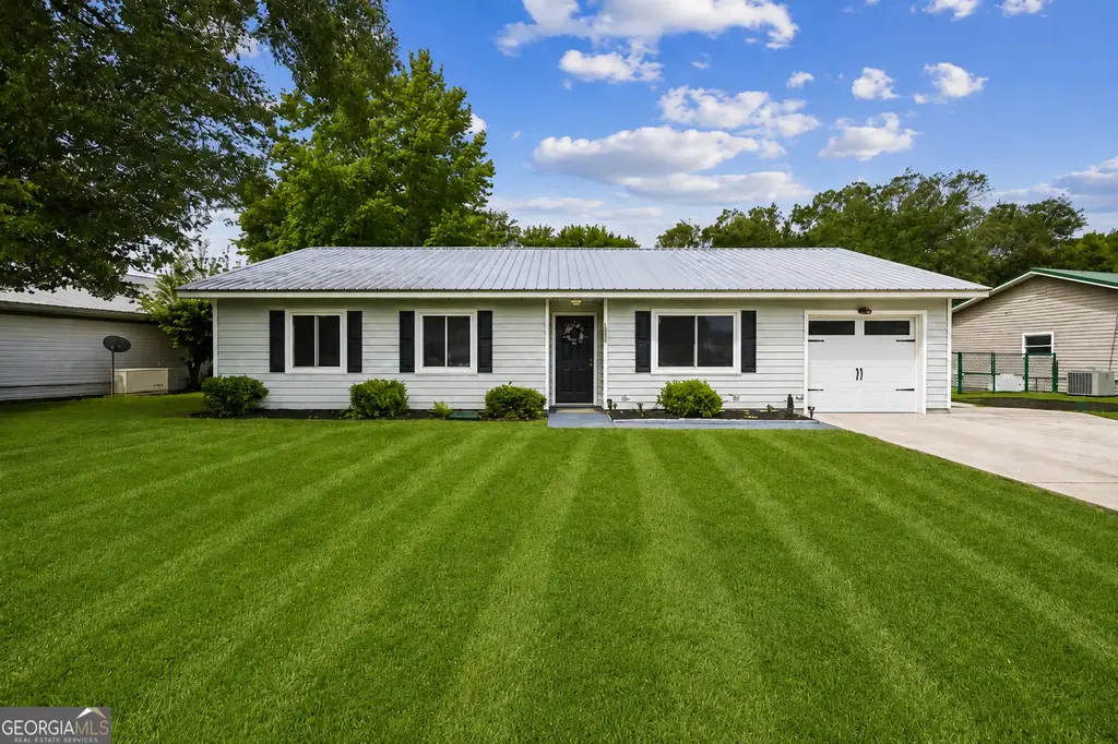 103 Sunnyside Lane, St. Marys