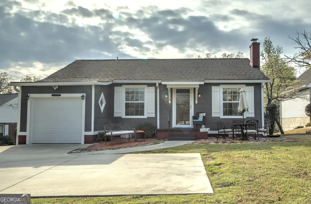 1005 S Crest Road, Rossville