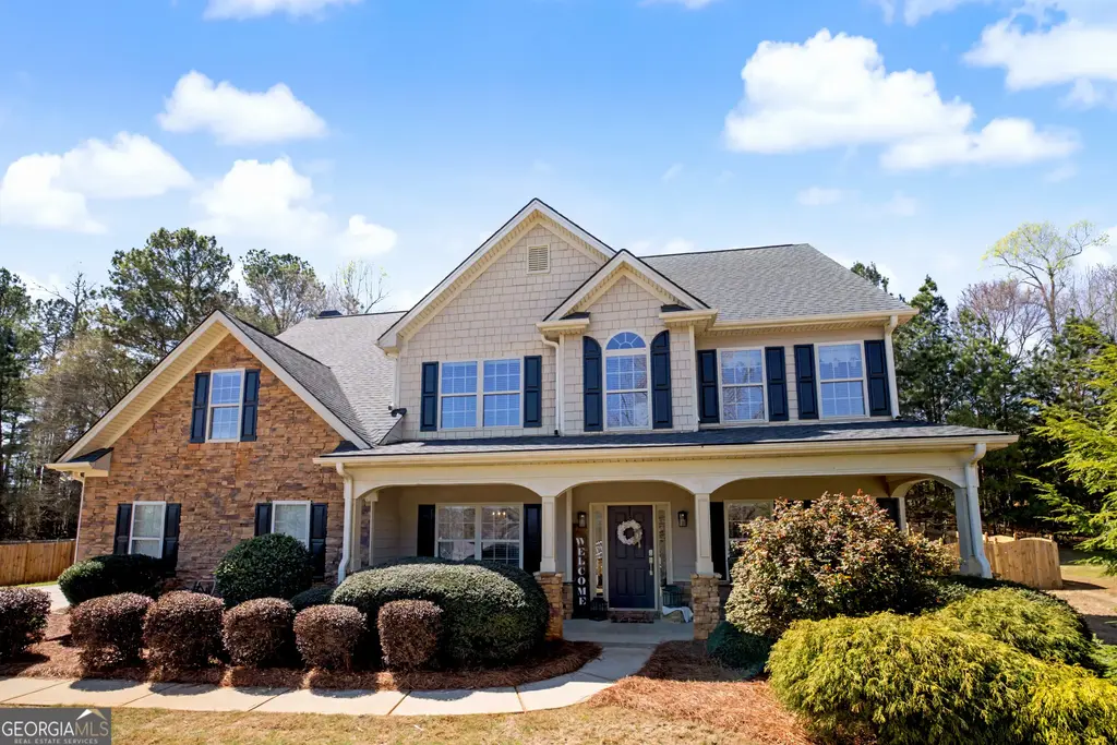 414 Long Shore Way, Newnan