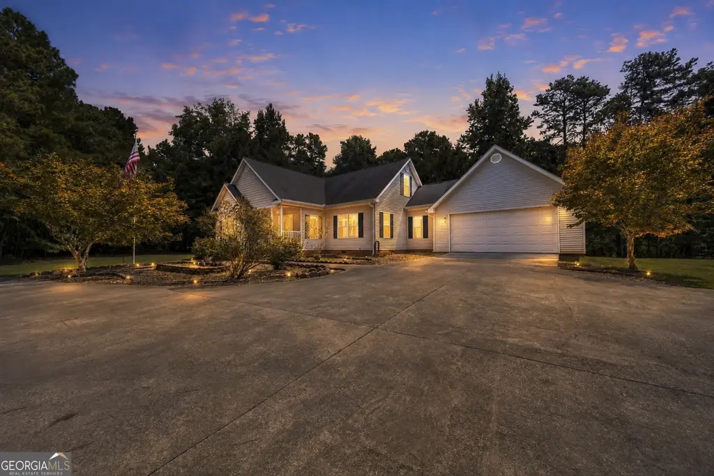1380 Howard Lewis Road, White Plains