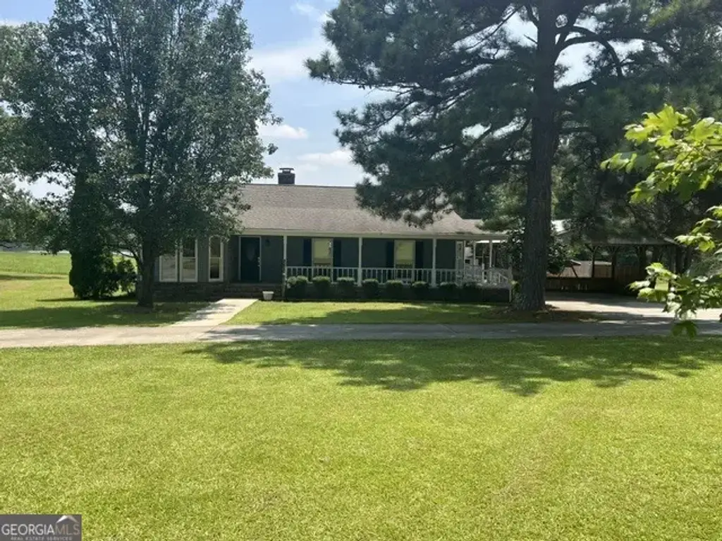 64 Lake Drive, Manchester