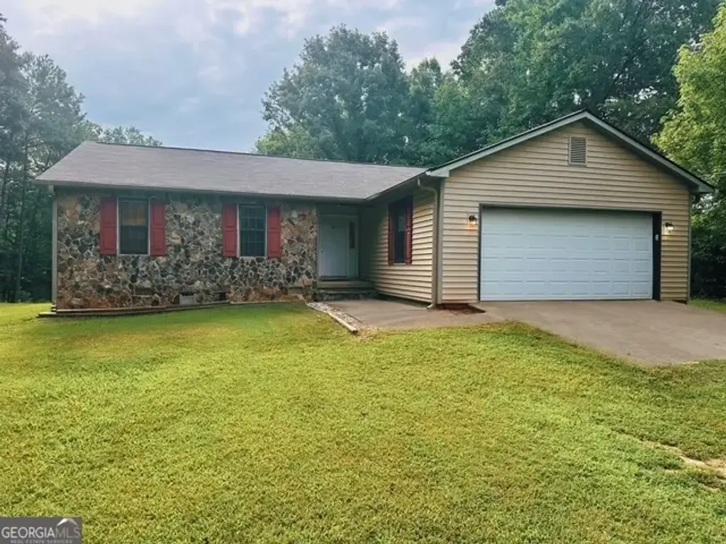 245 W Kelly Lake Road, Brooks