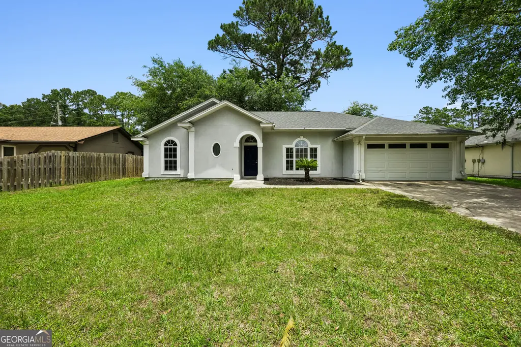 216 Hunt Club Road, St. Marys