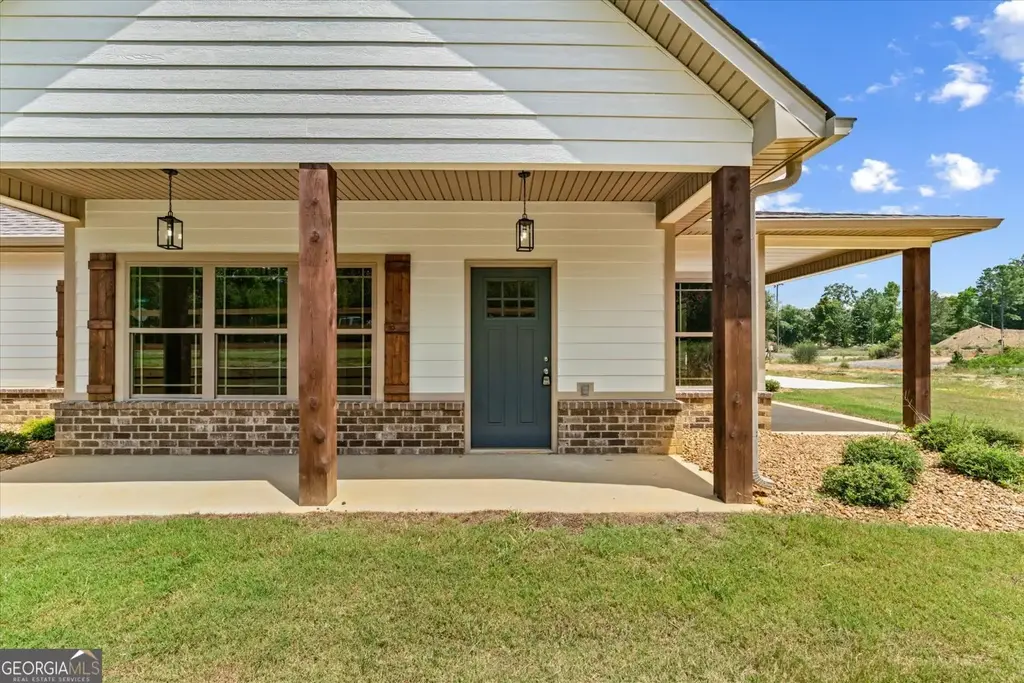 92 Maddox Lane, Chatsworth