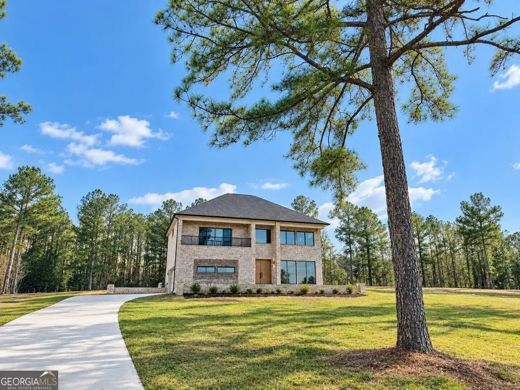 140 Champions Drive, Forsyth