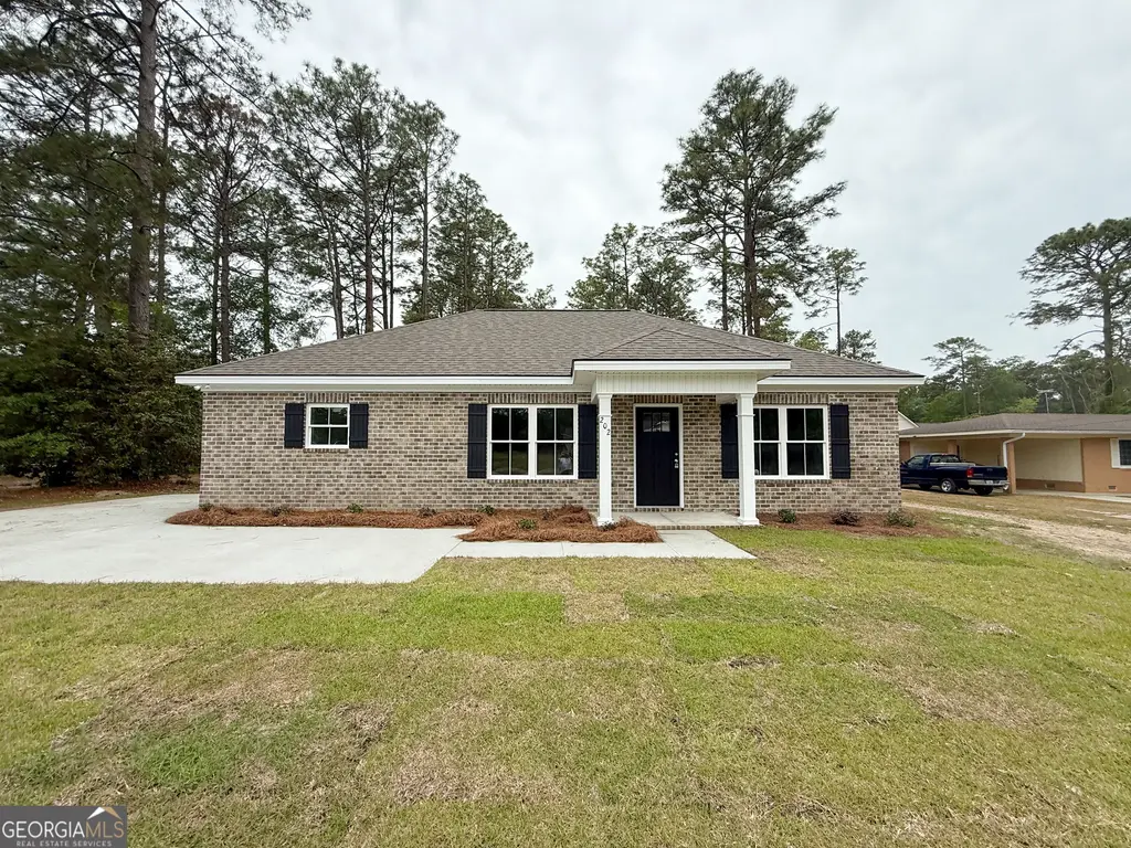 513 Pleasant Point Road, Statesboro