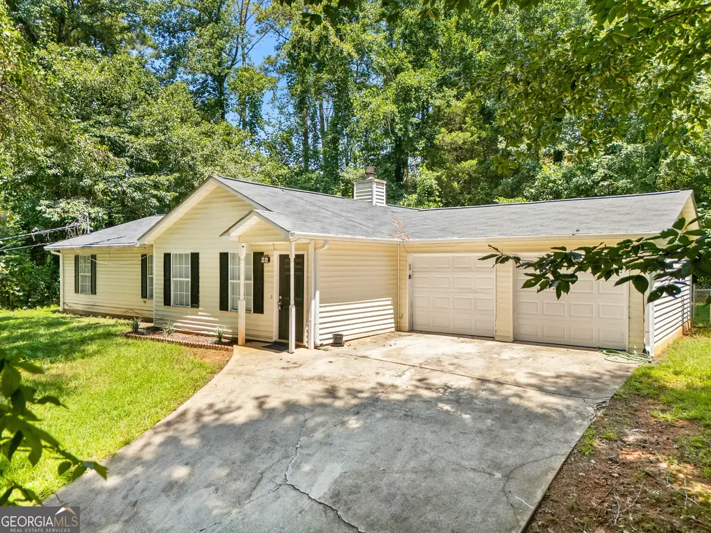 220 Splitwood Lane, Fairburn