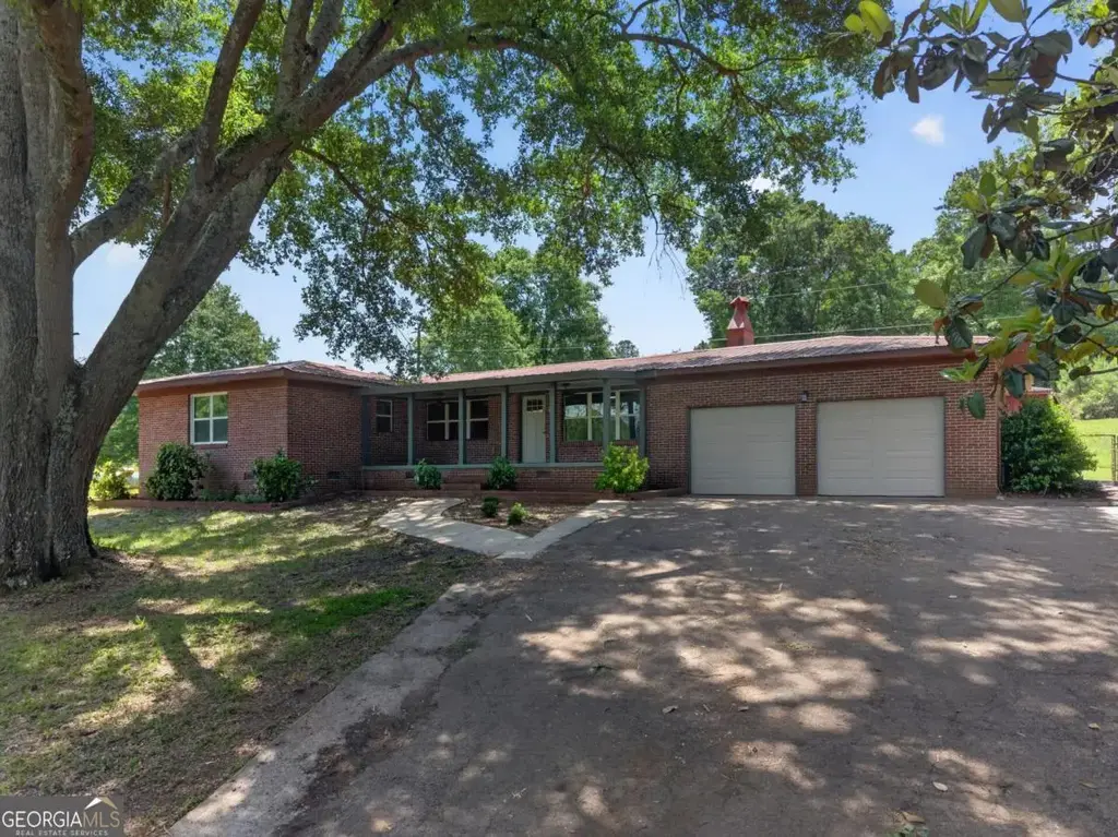 201 Cove Access Road, Talladega