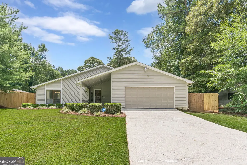 228 Avalon Way, Riverdale