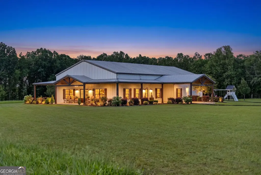 318 Cass Burnham Road, Eastman