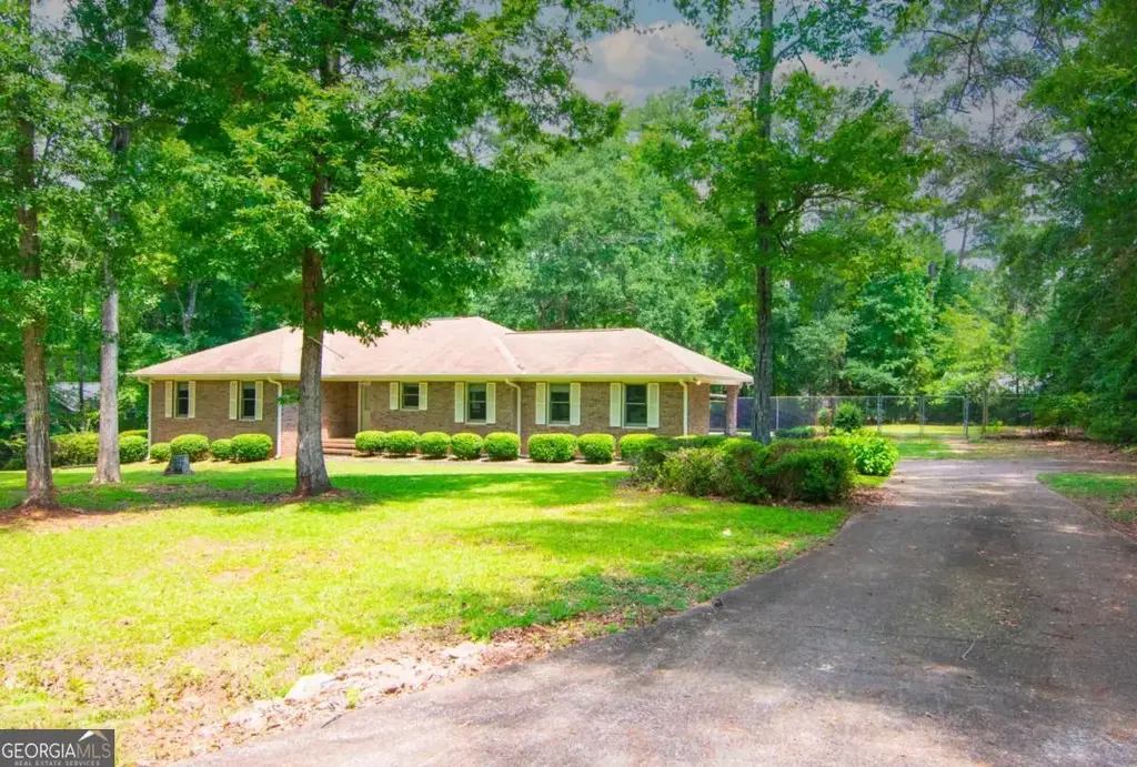 240 Plumfield Drive, Pine Mountain
