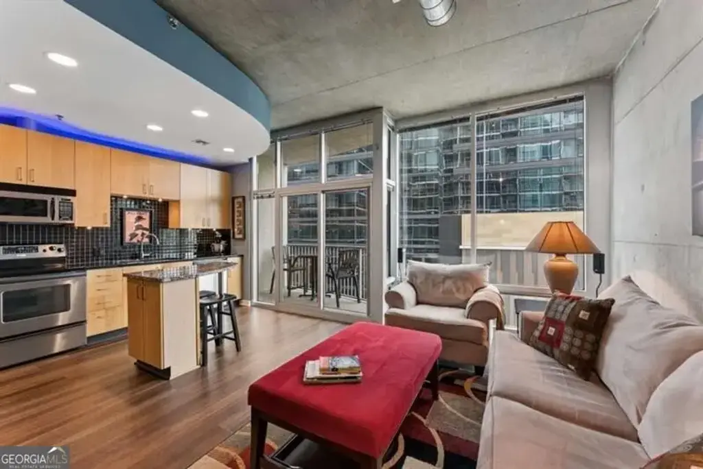 923 Peachtree Street Ne 827, Atlanta