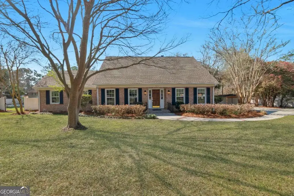1808 Seminole Trail, Waycross