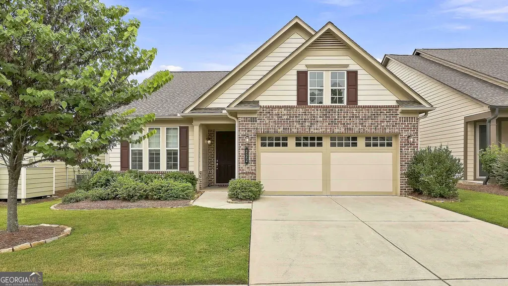 222 Silver Maple Court, Peachtree City