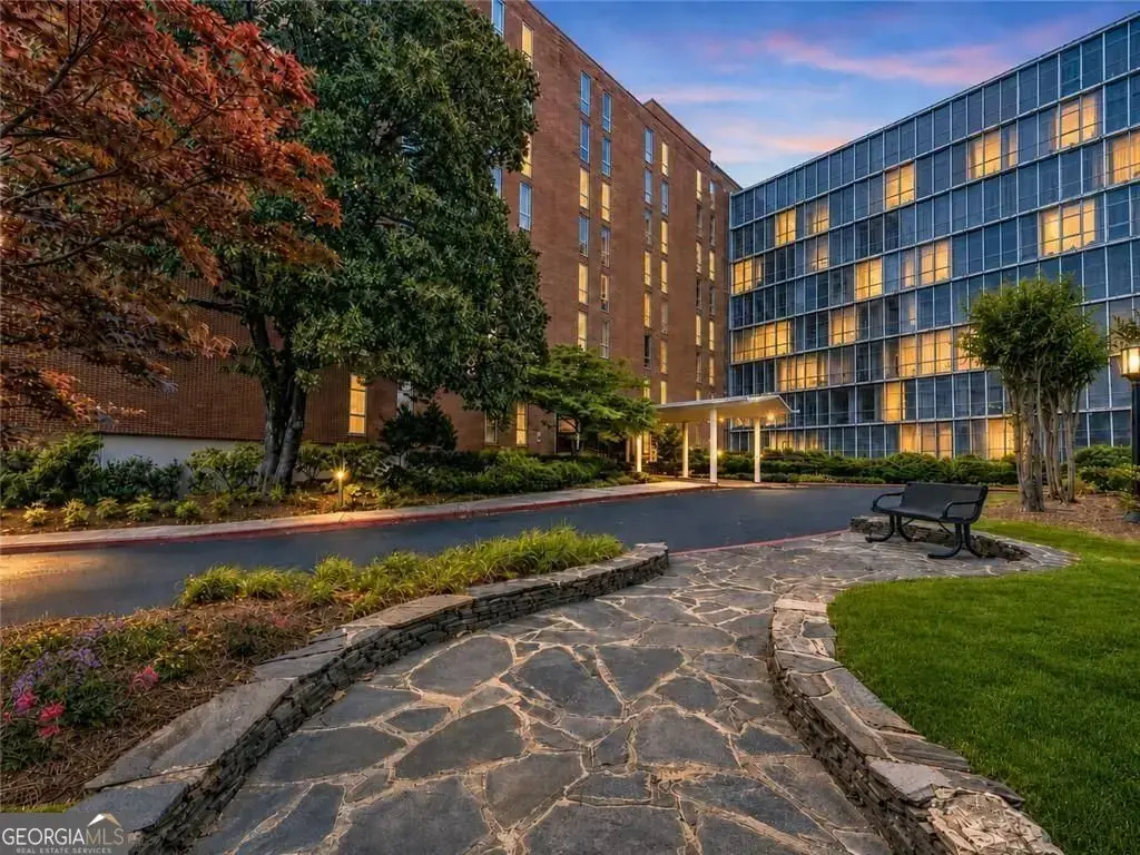 3060 Pharr Court North Nw 302, Atlanta
