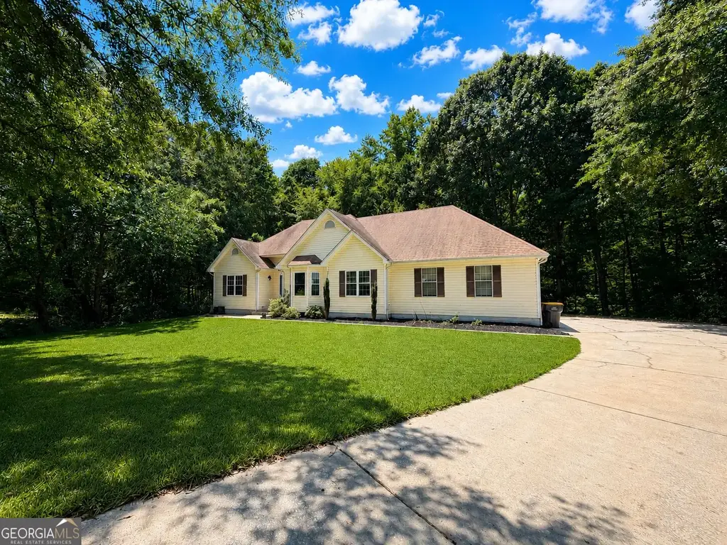 70 Wilkes Court, Newnan