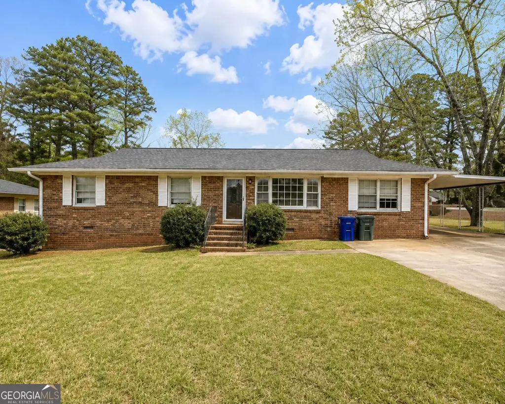 318 Leola Drive, Griffin