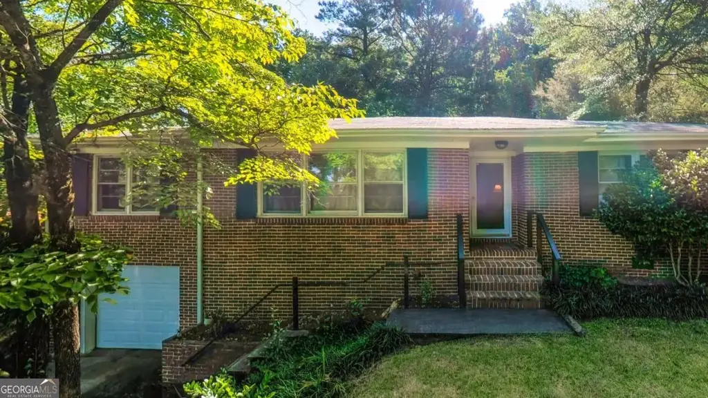 1041 Michael Lane, Anniston