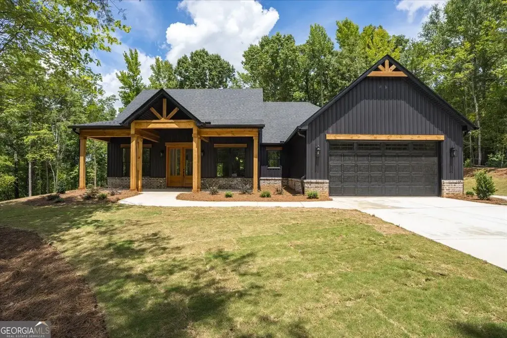 1273 English Road, Forsyth