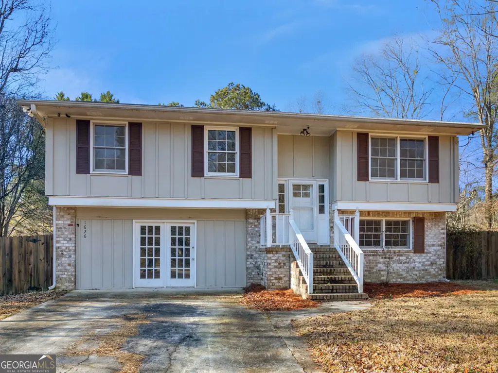 1626 Pinebrook Drive, Griffin